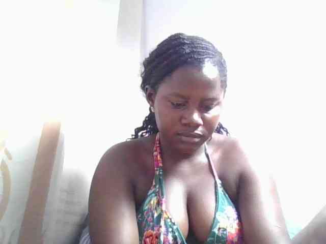 Loviepaula Live Webcam on BongaCams