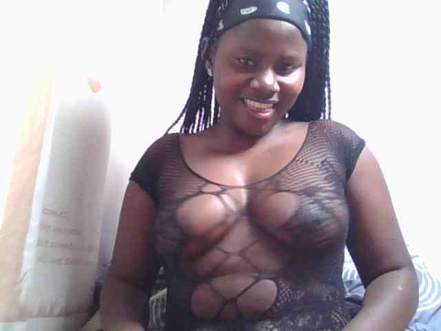 Loviepaula Live Webcam on BongaCams