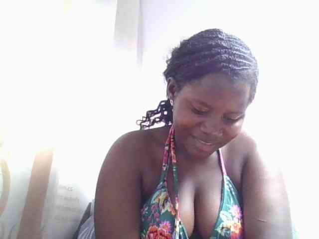 Loviepaula Live Webcam on BongaCams