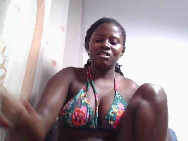 Loviepaula Live Webcam on BongaCams