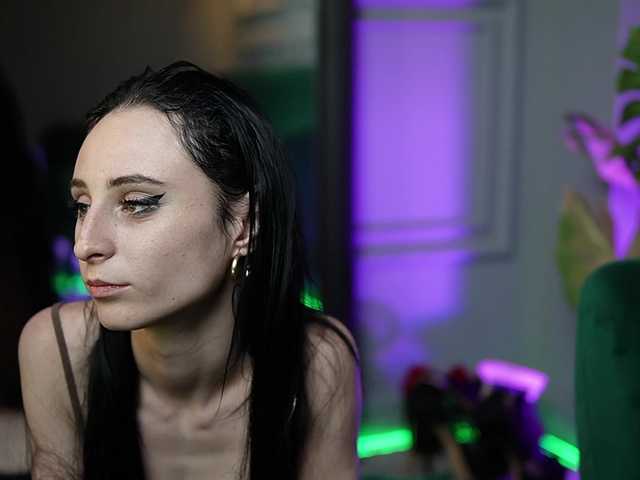 SaraiAngel's BongaCams show and profile