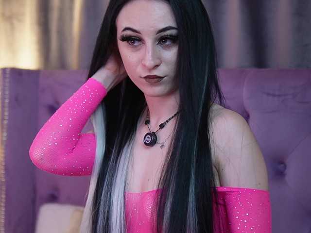 SaraiAngel's BongaCams show and profile