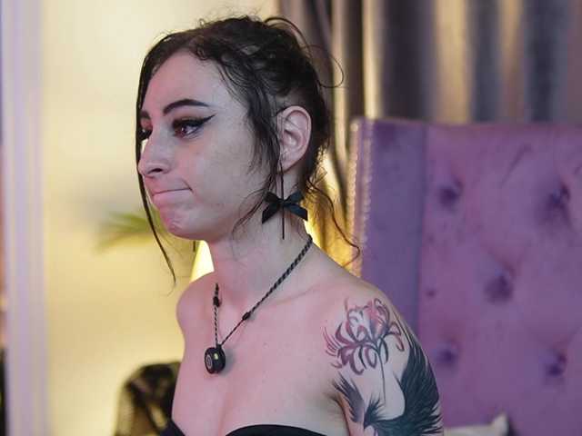 SaraiAngel's BongaCams show and profile