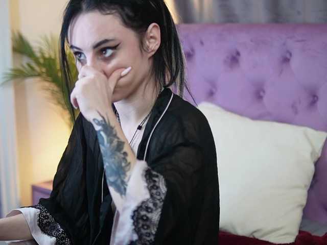 SaraiAngel's BongaCams show and profile