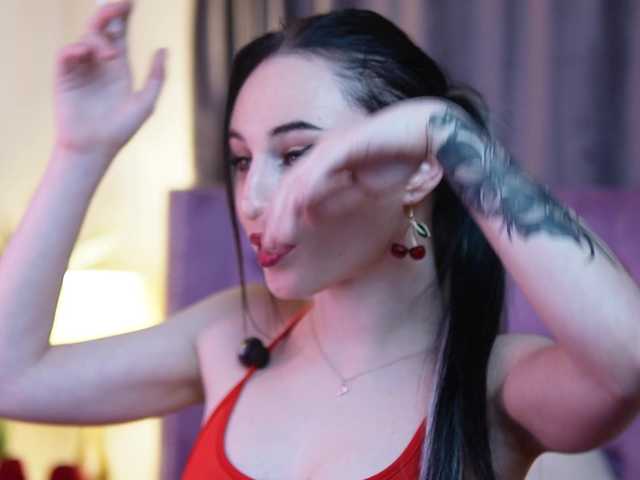 SaraiAngel's BongaCams show and profile