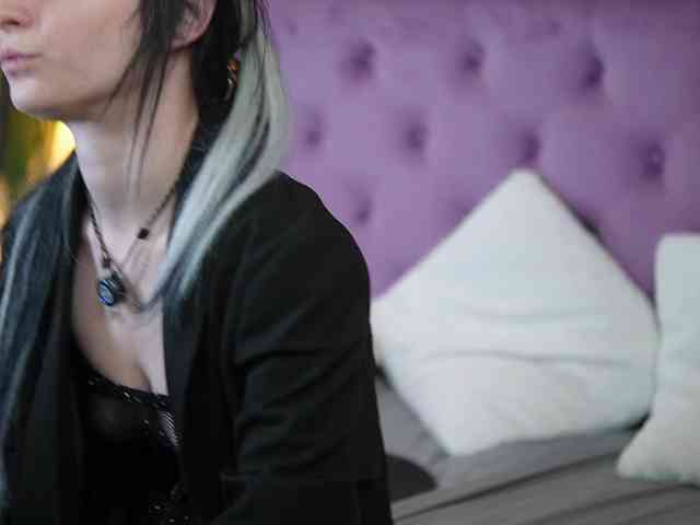 SaraiAngel Live Webcam on BongaCams