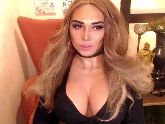 CuteyCumShasha Live Webcam on BongaCams