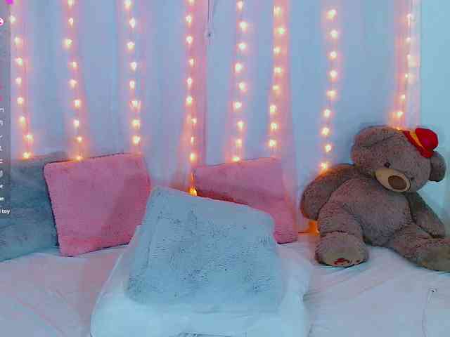 Amatista-Blue Live Webcam on BongaCams