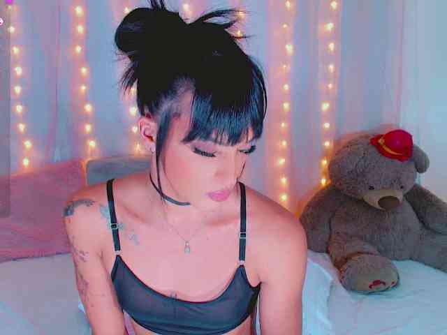 Amatista-Blue Live Webcam on BongaCams