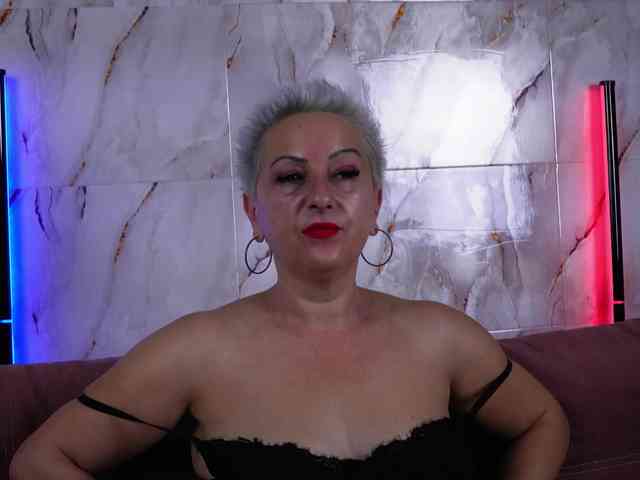 EveCrimson webcam