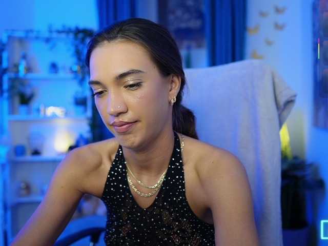 AlexisLovee live cam