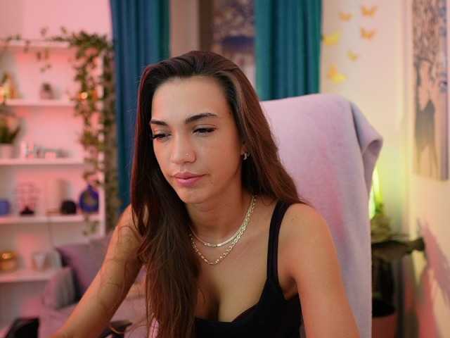 AlexisLovee's BongaCams show and profile