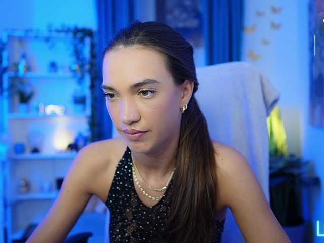 AlexisLovee's BongaCams show and profile