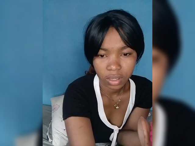 Maylis18, une amatrice française avec qui discuter et avoir du sexe