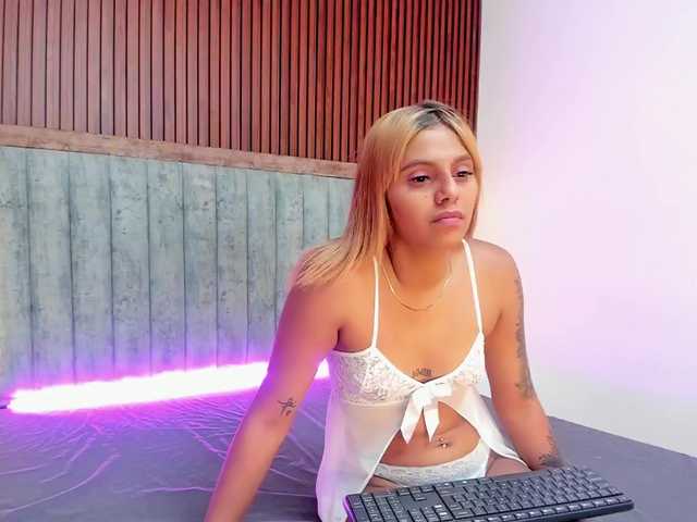 NiaaGraves webcam bongacams model stream image