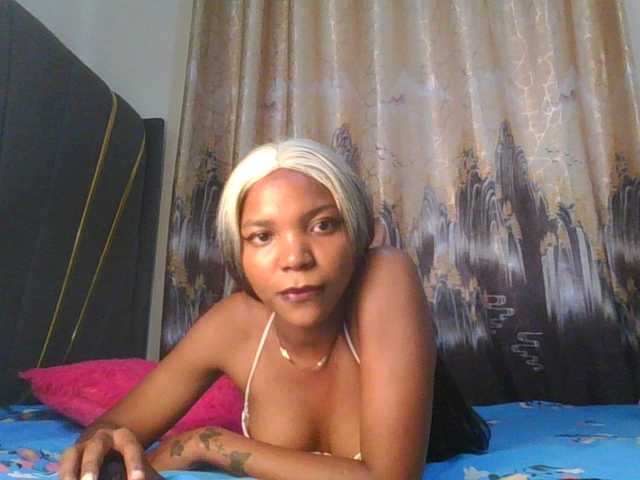 CloeMae's BongaCams show and profile