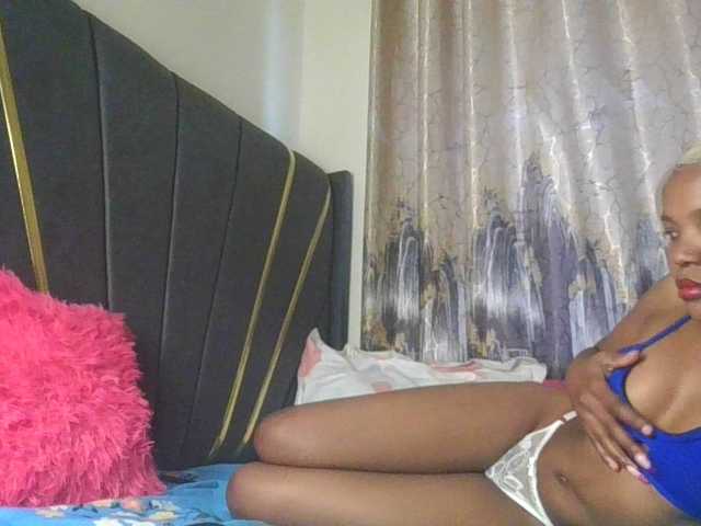 CloeMae's BongaCams show and profile