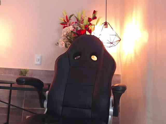 MavisManson webcam