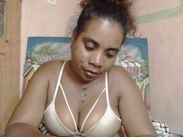 AlineEdena webcam