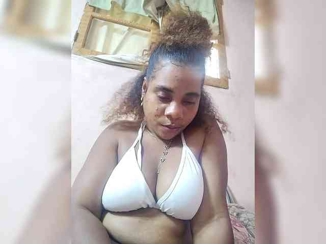 AlineEdena webcam