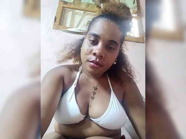 AlineEdena webcam