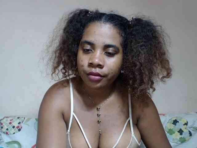 AlineEdena webcam