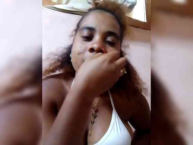 AlineEdena webcam