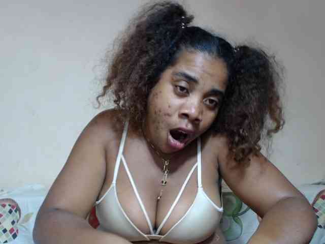 AlineEdena webcam