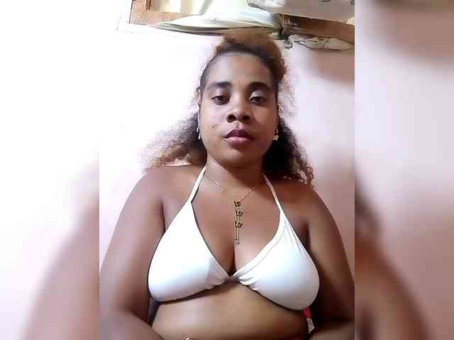 AlineEdena webcam