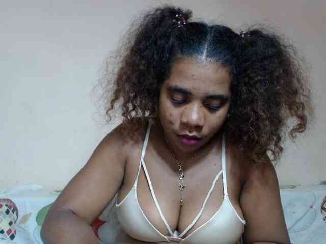 AlineEdena webcam
