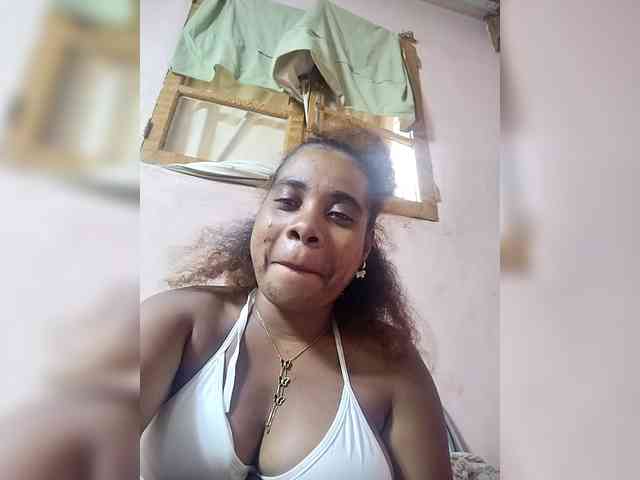AlineEdena webcam