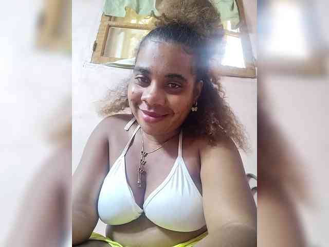 AlineEdena webcam