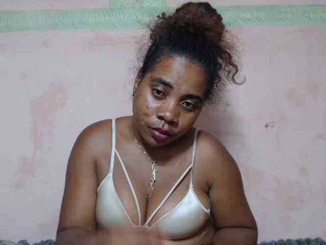 AlineEdena webcam