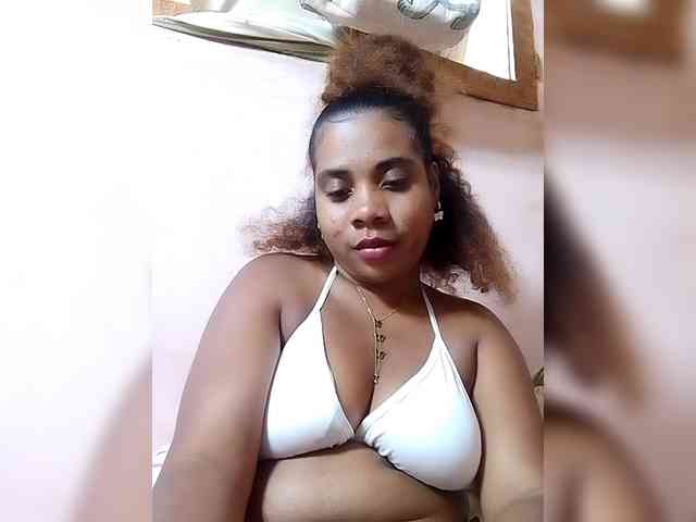 AlineEdena webcam