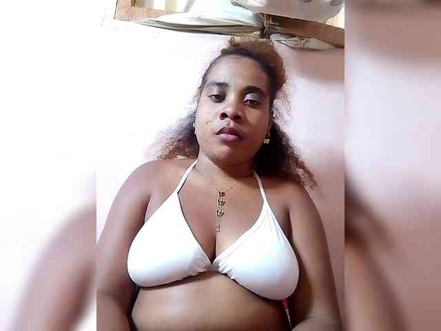 AlineEdena webcam