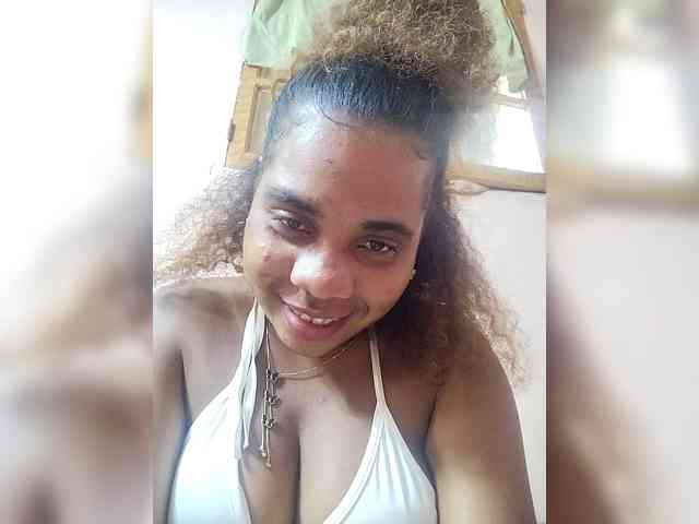 AlineEdena webcam