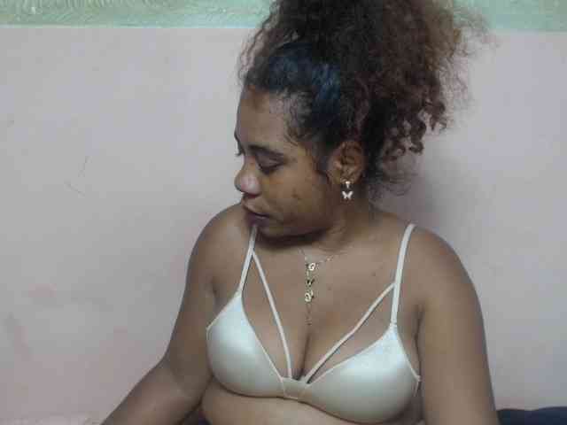 AlineEdena webcam