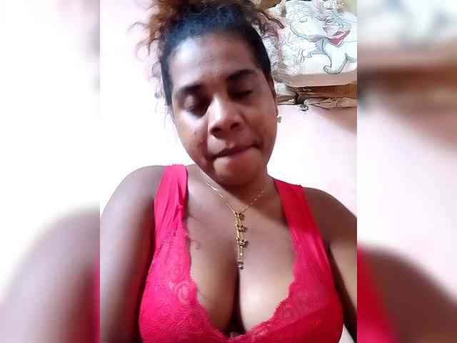 AlineEdena webcam