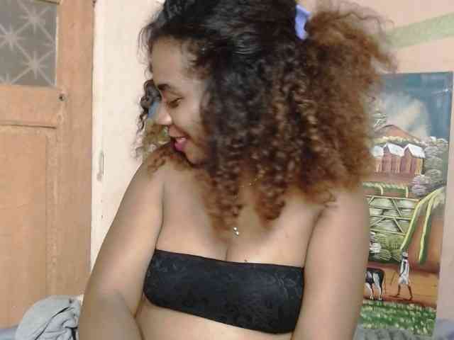AlineEdena webcam