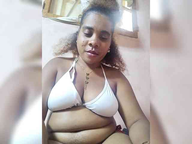 AlineEdena webcam