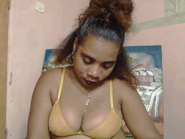 AlineEdena webcam