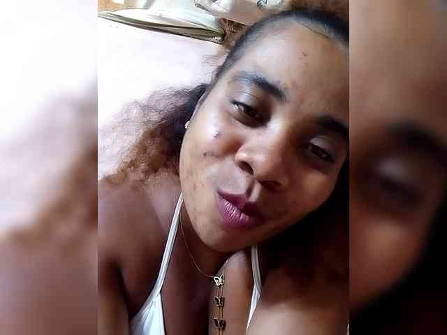 AlineEdena webcam