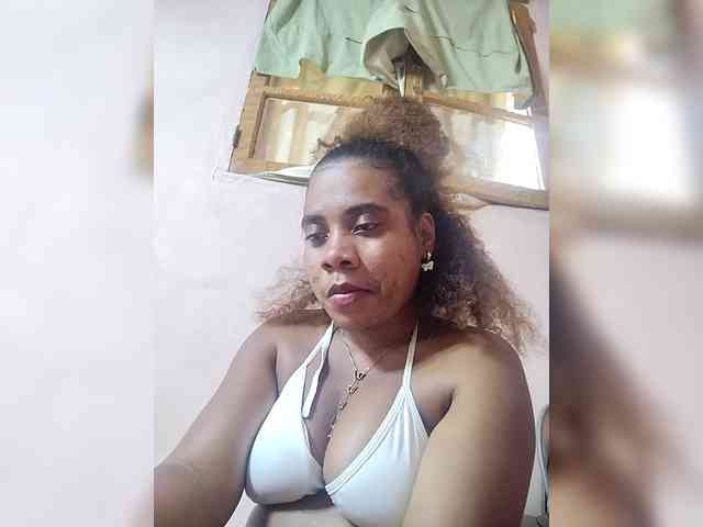 AlineEdena webcam