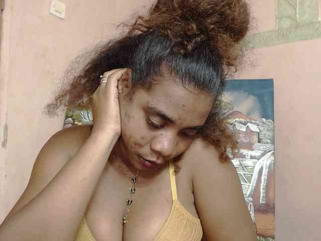 AlineEdena webcam