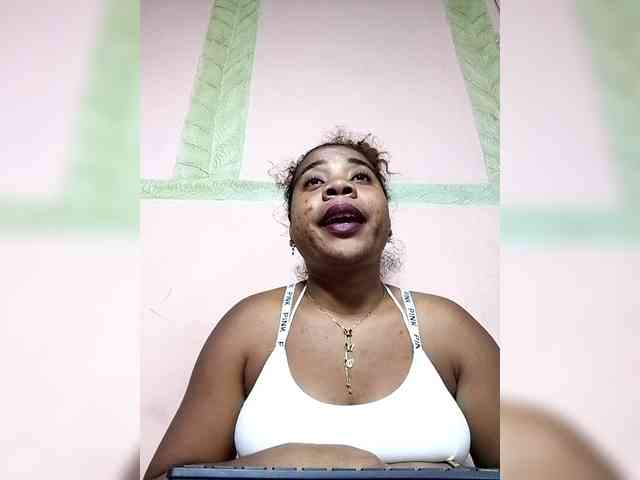 AlineEdena webcam