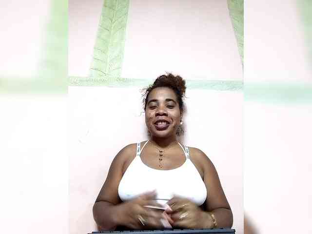 AlineEdena webcam