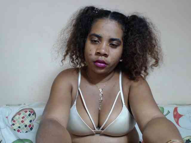 AlineEdena webcam