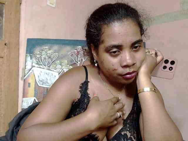 AlineEdena webcam