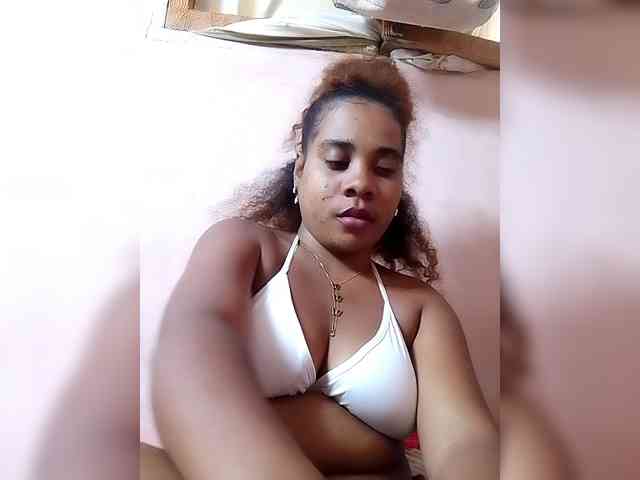 AlineEdena webcam