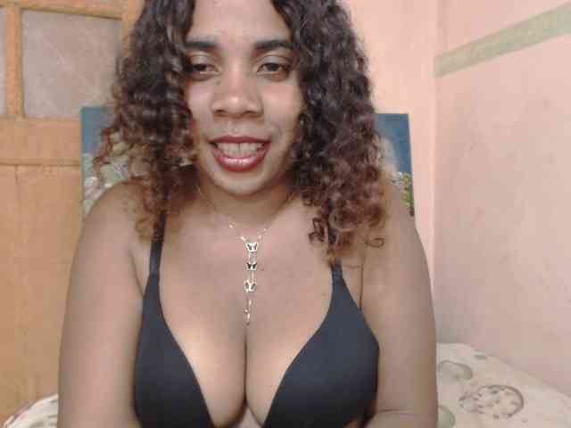 AlineEdena webcam